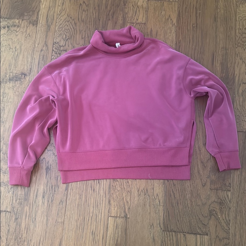 lululemon Softstreme Turtleneck Pullover Sweatshirt in Pomegranate